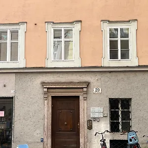 https://zimmer-elfi.saalbachhinterglemmhotels.com