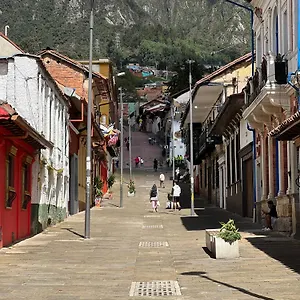 https://hostal-arte-candelaria.hotels-bogota.net