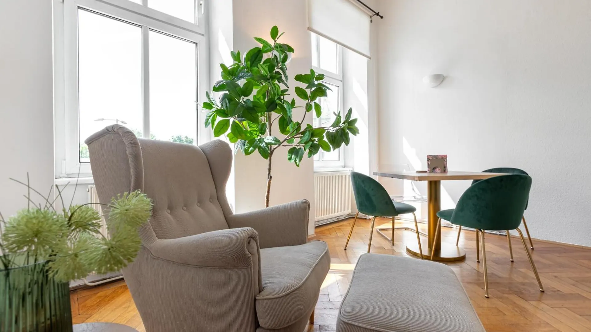 Urban Vienna Living - 18Th District Aparthotel